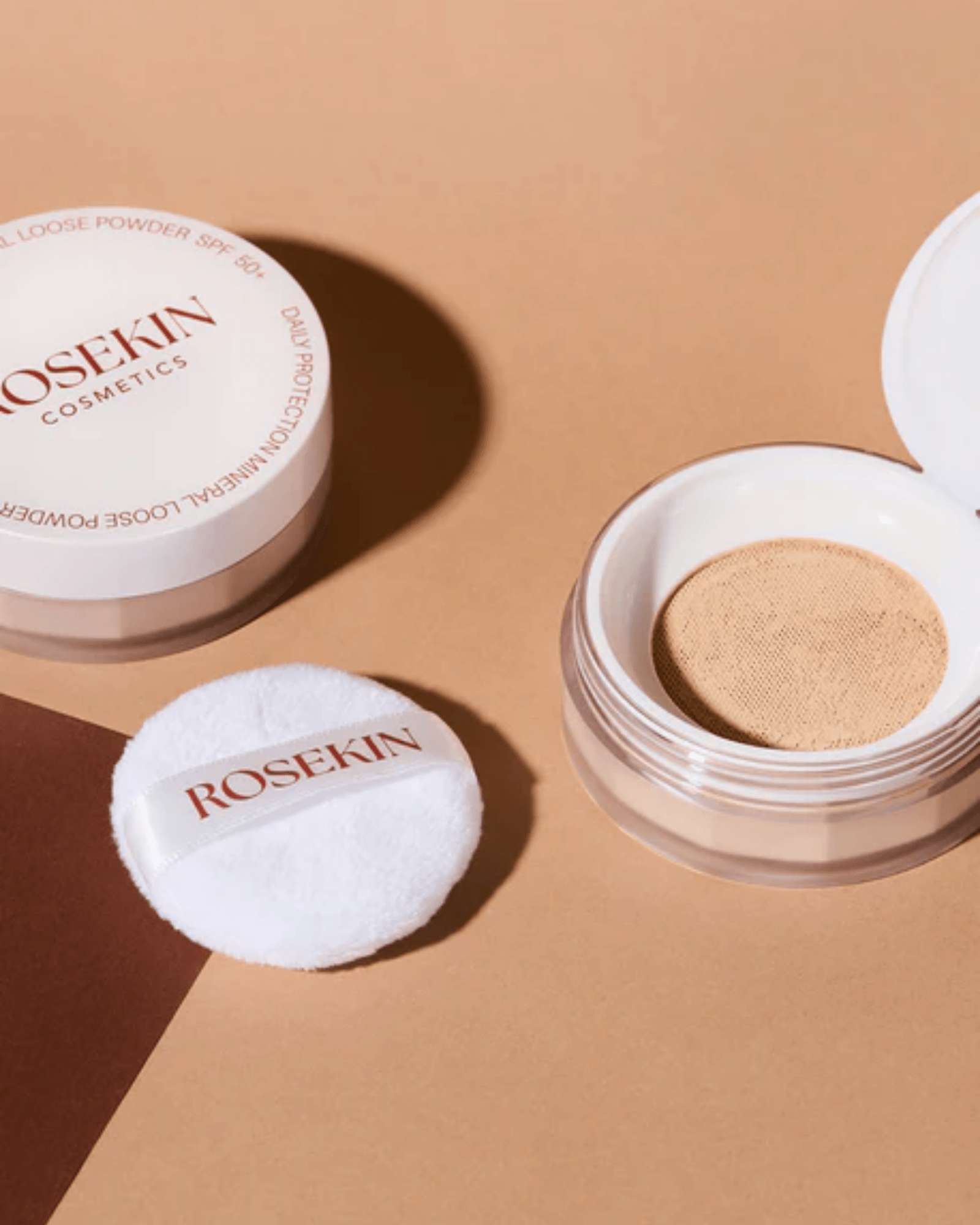 RoseKin – Mineral Loose Powder SPF 50+ TAN - Make-up von RoseKin Cosmetics bei Beautystore Schweiz