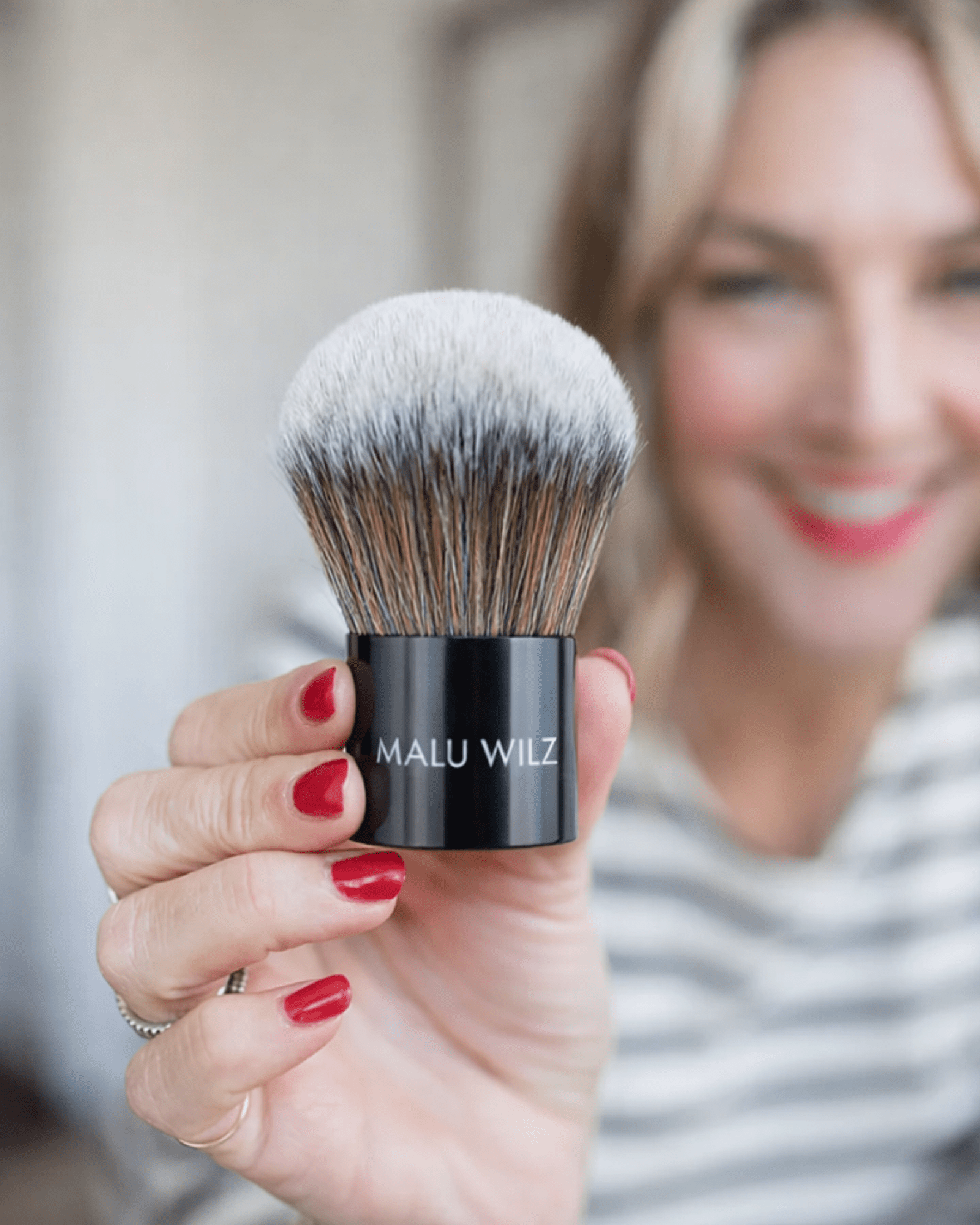 Kabuki Pinsel - Make-up von Malu Wilz bei Beautystore Schweiz