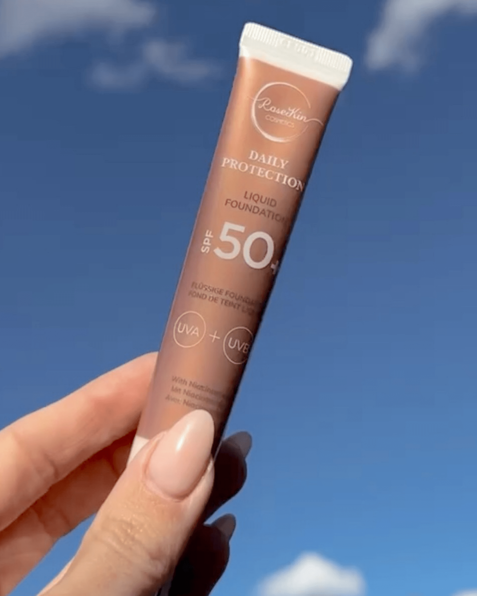 Liquid Foundation SPF 50+ LIGHT - Make-up von RoseKin Cosmetics bei Beautystore Schweiz
